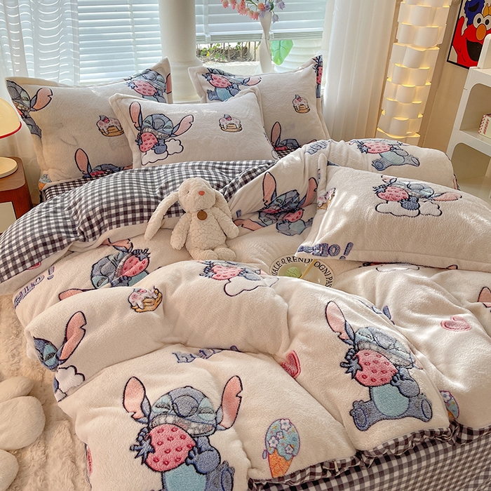 91家纺网 家纺一手货源 找家纺 妖妖家纺 2023新款妖妖雪花绒单品三四件套 活泼史迪仔