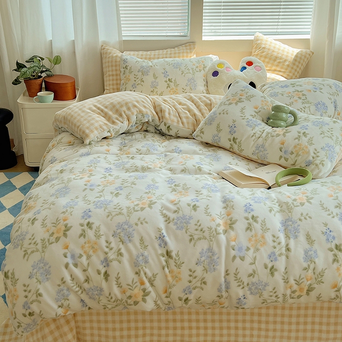 91家纺网 家纺一手货源 找家纺 三朵家纺 2023年牛奶绒小清新系列四件套 漫步花丛