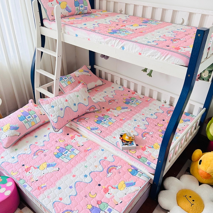 91家纺网 家纺一手货源 找家纺 小虾米 2023新款全棉卡通上下床夹棉系列床笠 甜甜的梦粉