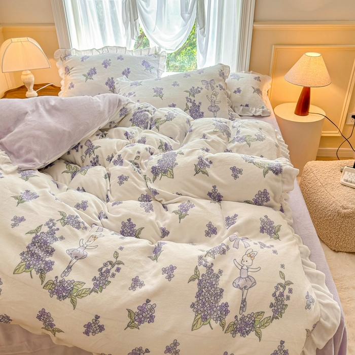 91家纺网 家纺一手货源 找家纺 呗旺鹿 2023新款高克重荷叶边印花牛奶绒四件套直播 安妮