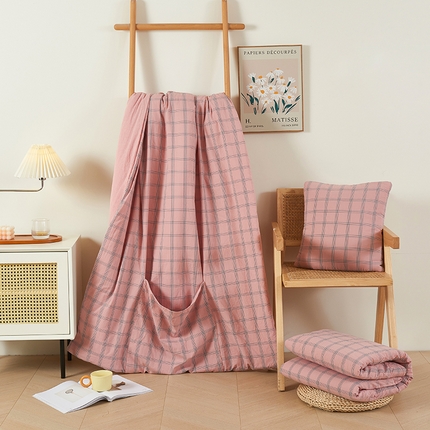 91家纺网 家纺一手货源 找家纺 多米家居 2023新款水洗棉抱枕被 晴空-粉