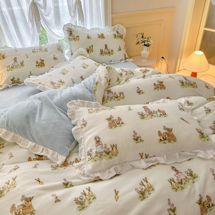 91家纺网 家纺一手货源 找家纺 呗旺鹿 2023新款高克重荷叶边印花牛奶绒四件套直播 后花园