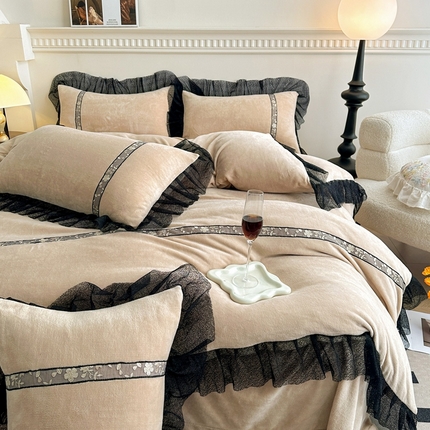 其奥 2023新款法式大花边轻奢风纯色加厚牛奶绒四件套 卡其