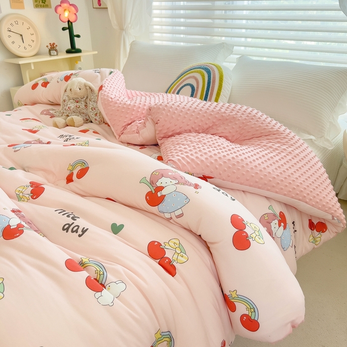 91家纺网 家纺一手货源 找家纺 米菲2023新款A类针织棉豆豆被冬被春秋被被芯被子 樱桃小丸子