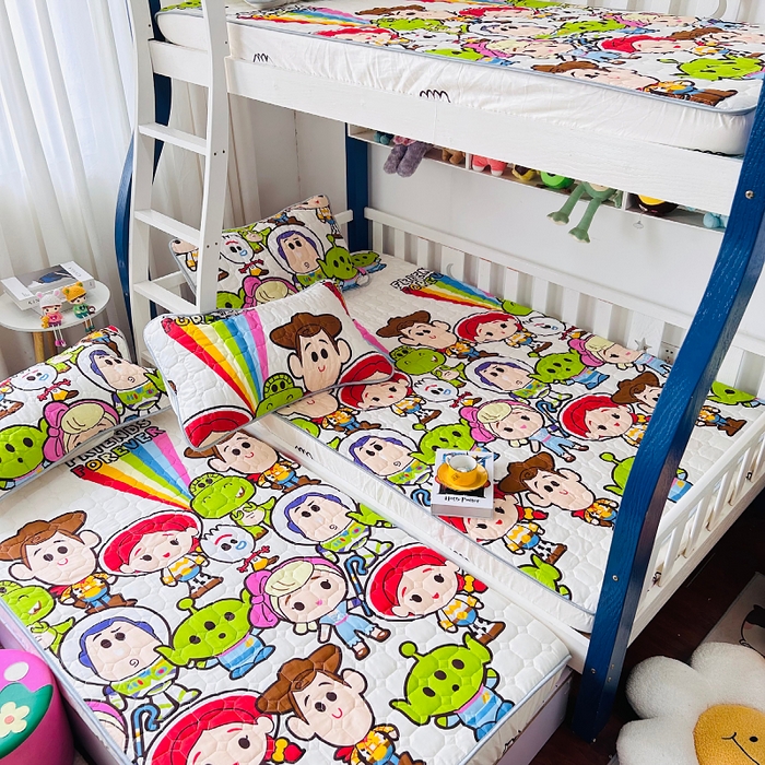 91家纺网 家纺一手货源 找家纺 小虾米 2023新款全棉卡通上下床夹棉系列床笠 巴斯光年