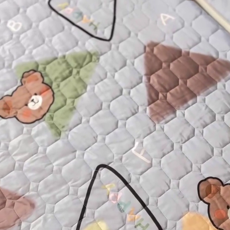 91家纺网 家纺一手货源 找家纺 小虾米 2023新款全棉卡通上下床夹棉系列床笠 淘气熊