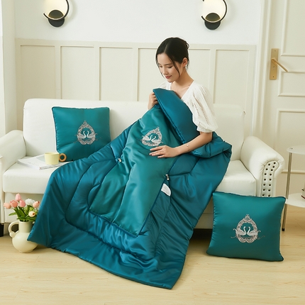 91家纺网 家纺一手货源 找家纺 （总）多米家居 2023新款天鹅湖抱枕被