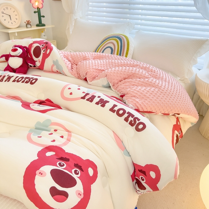 91家纺网 家纺一手货源 找家纺 米菲2023新款A类针织棉豆豆被冬被春秋被被芯被子 草莓熊