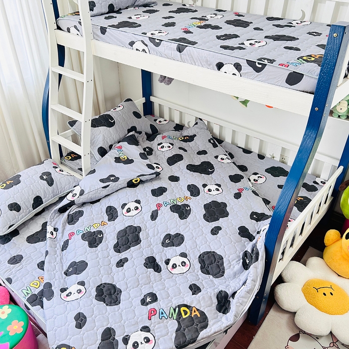 91家纺网 家纺一手货源 找家纺 小虾米 2023新款全棉卡通上下床夹棉系列被套 熊猫宝贝