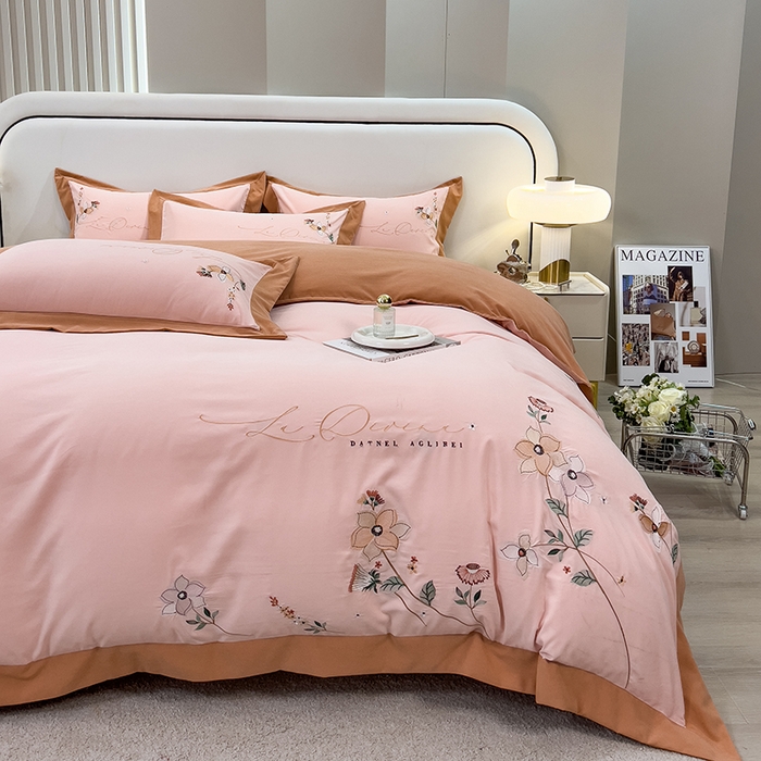 91家纺网 家纺一手货源 找家纺 丝印良品 2023新款秋冬保暖云锦棉刺绣宽边盛夏光年系列四件套 盛夏光年-玉色