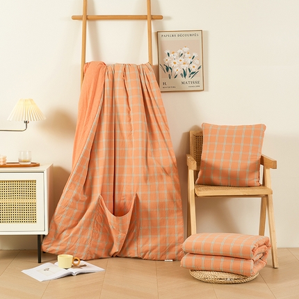 91家纺网 家纺一手货源 找家纺 多米家居 2023新款水洗棉抱枕被 晴空-桔