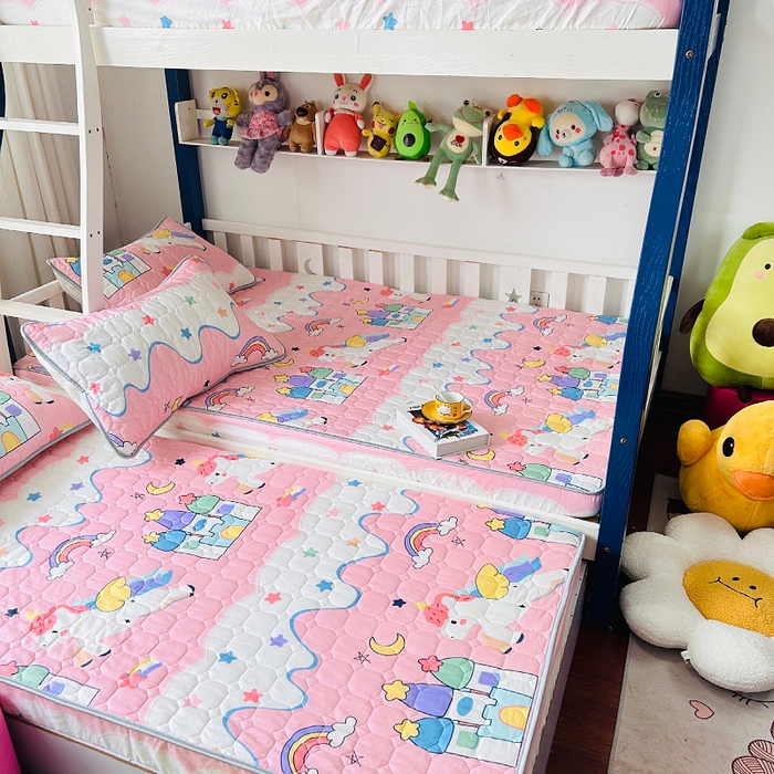 91家纺网 家纺一手货源 找家纺 小虾米 2023新款全棉卡通上下床夹棉系列床笠 甜甜的梦粉