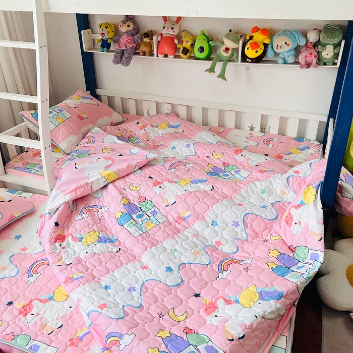 91家纺网 家纺一手货源 找家纺 小虾米 2023新款全棉卡通上下床夹棉系列被套 甜甜的梦粉
