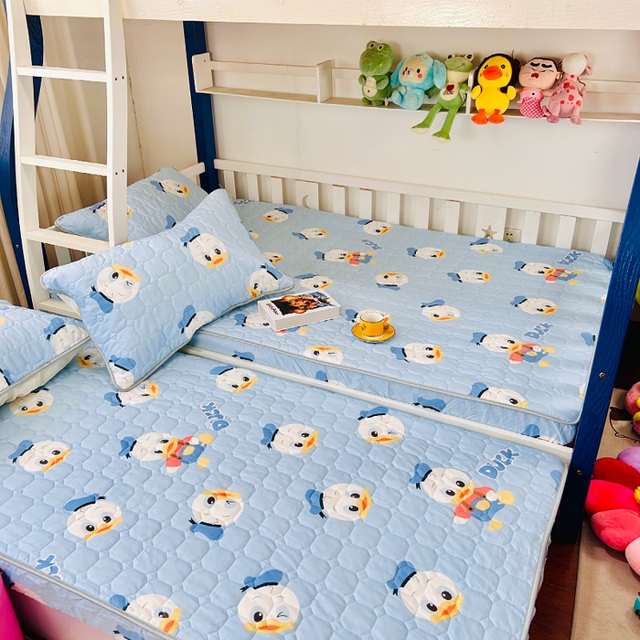 91家纺网 家纺一手货源 找家纺 小虾米 2023新款全棉卡通上下床夹棉系列床笠 海军鸭