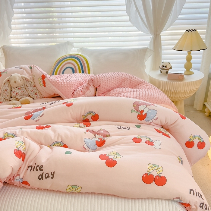 91家纺网 家纺一手货源 找家纺 米菲2023新款A类针织棉豆豆被冬被春秋被被芯被子 樱桃小丸子