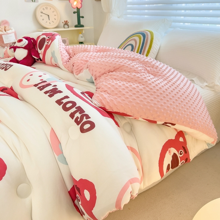 91家纺网 家纺一手货源 找家纺 米菲2023新款A类针织棉豆豆被冬被春秋被被芯被子 草莓熊