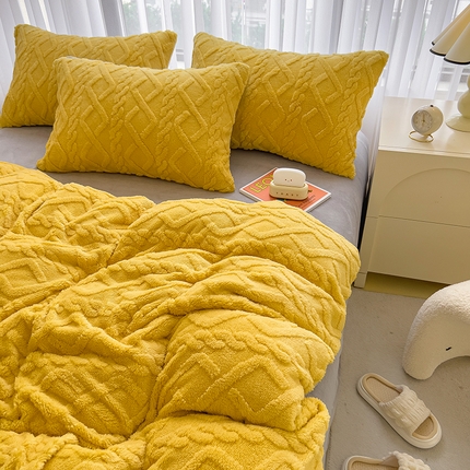 91家纺网 家纺一手货源 找家纺 丝印良品 2023秋冬新款加厚塔芙绒简约款牛奶绒四件套 暖黄