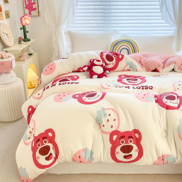 91家纺网 家纺一手货源 找家纺 米菲2023新款A类针织棉豆豆被冬被春秋被被芯被子 草莓熊