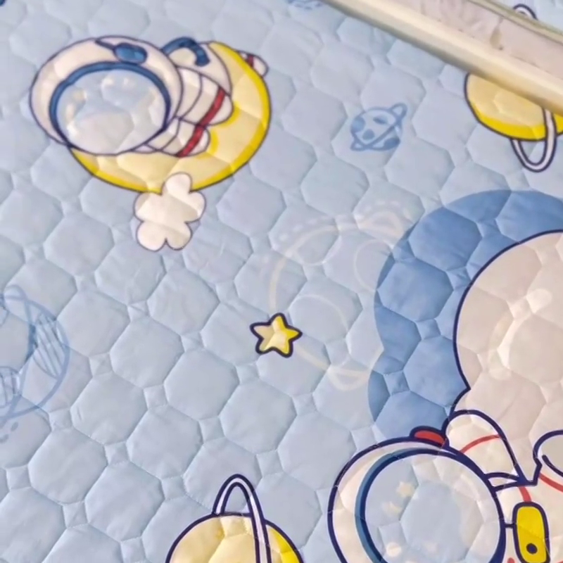 91家纺网 家纺一手货源 找家纺 小虾米 2023新款全棉卡通上下床夹棉系列被套 探索星球