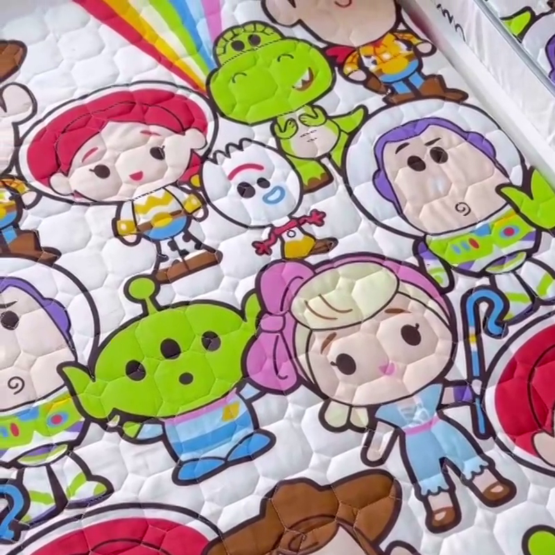 91家纺网 家纺一手货源 找家纺 小虾米 2023新款全棉卡通上下床夹棉系列床笠 巴斯光年