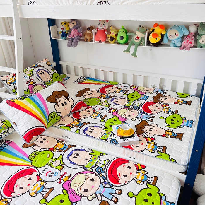 91家纺网 家纺一手货源 找家纺 小虾米 2023新款全棉卡通上下床夹棉系列床笠 巴斯光年