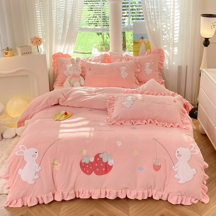 91家纺网 家纺一手货源 找家纺 （总）丝印良品 2023新款牛奶绒摘星兔贴布绣牛奶绒四件套