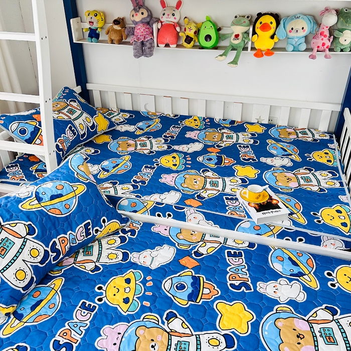 91家纺网 家纺一手货源 找家纺 小虾米 2023新款全棉卡通上下床夹棉系列床笠 宇宙空间站