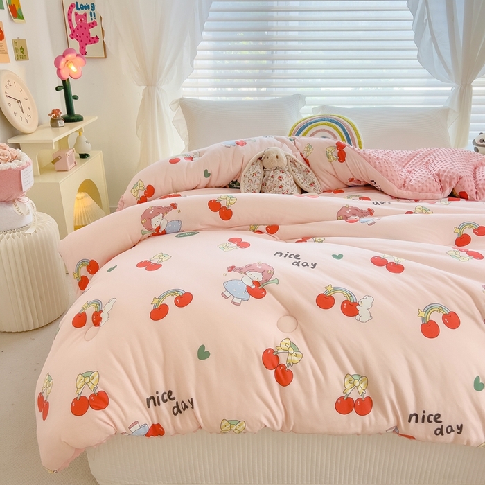 91家纺网 家纺一手货源 找家纺 米菲2023新款A类针织棉豆豆被冬被春秋被被芯被子 樱桃小丸子