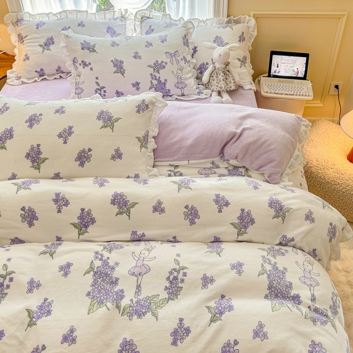 91家纺网 家纺一手货源 找家纺 呗旺鹿 2023新款高克重荷叶边印花牛奶绒四件套直播 安妮