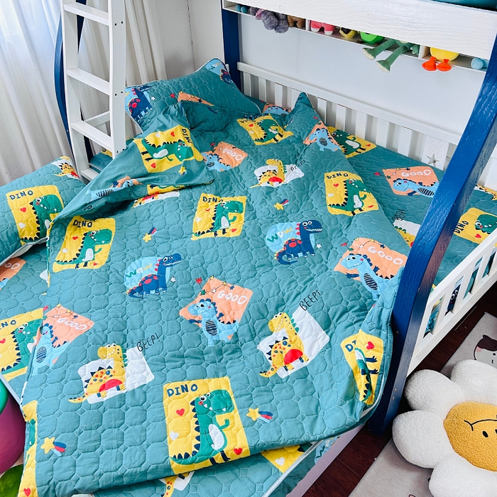 91家纺网 家纺一手货源 找家纺 小虾米 2023新款全棉卡通上下床夹棉系列被套 恐龙家族绿