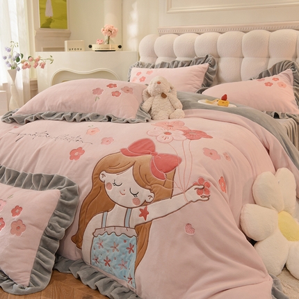 91家纺网 家纺一手货源 找家纺 （总）丝印良品 2023新款高档贴布绣甜心公主牛奶绒四件套