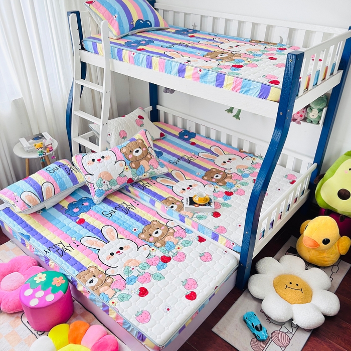 91家纺网 家纺一手货源 找家纺 小虾米 2023新款全棉卡通上下床夹棉系列床笠 天真小兔