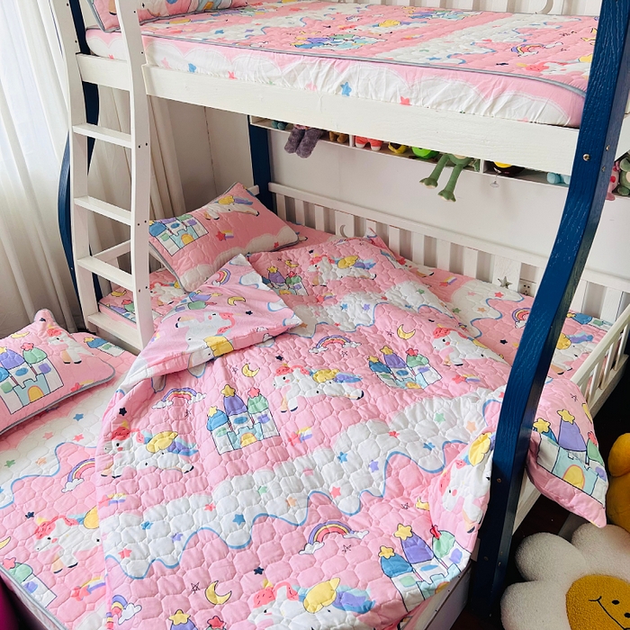 91家纺网 家纺一手货源 找家纺 小虾米 2023新款全棉卡通上下床夹棉系列被套 甜甜的梦粉