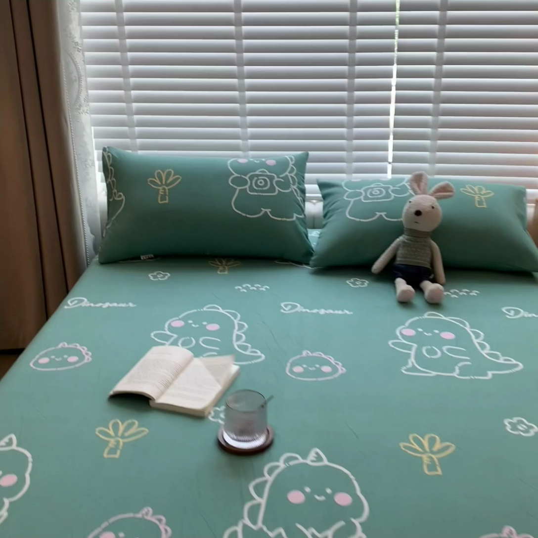 91家纺网 家纺一手货源 找家纺 芃成家纺 2023磨毛单床单 恐龙王国-绿