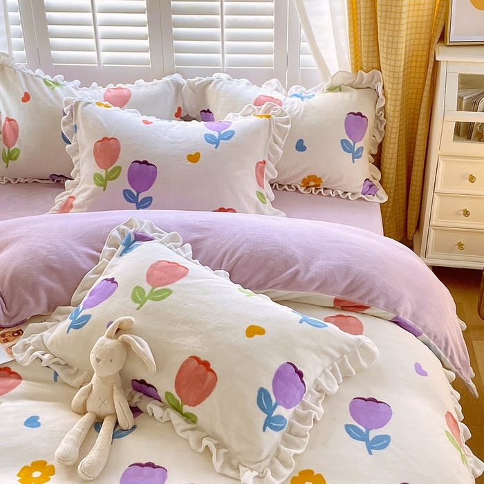 91家纺网 家纺一手货源 找家纺 宜家坊 2023新款直播韩版印花花边款牛奶绒四件套 郁金香