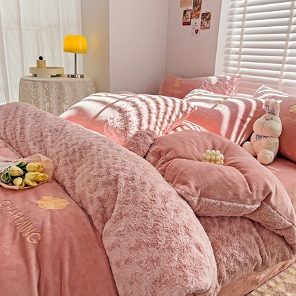 眷恋 2024新款兔毛牛奶绒四件套 玫瑰之恋-梦幻粉+浅豆沙