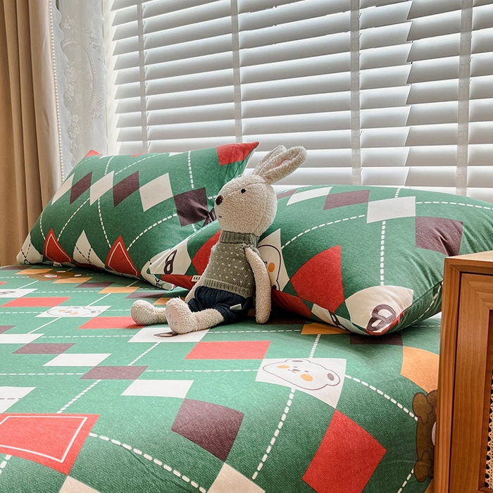 91家纺网 家纺一手货源 找家纺 芃成家纺 2023新款磨毛系列磨毛枕套 甜蜜小熊