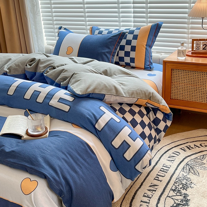 91家纺网 家纺一手货源 找家纺 芃成家纺 2023新款磨毛四件套 字母格