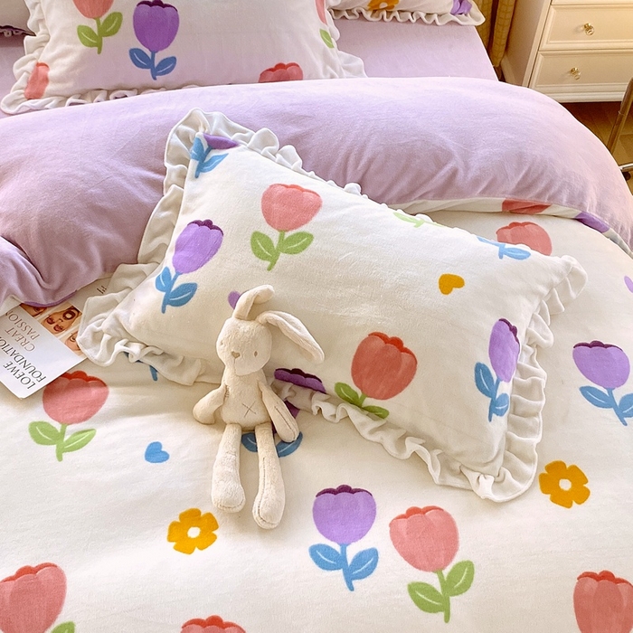 91家纺网 家纺一手货源 找家纺 宜家坊 2023新款直播韩版印花花边款牛奶绒四件套 郁金香