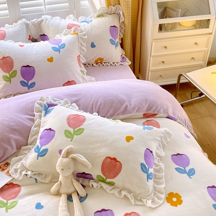 91家纺网 家纺一手货源 找家纺 宜家坊 2023新款直播韩版印花花边款牛奶绒四件套 郁金香