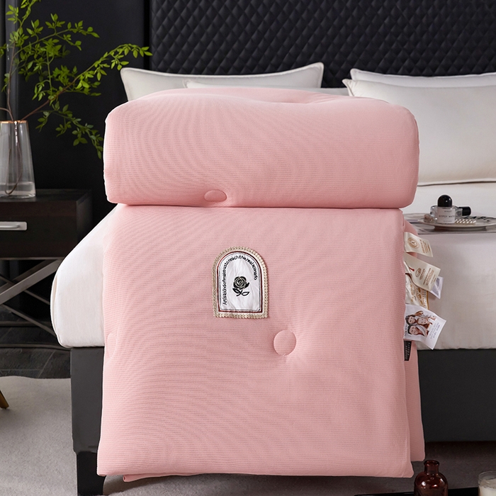 91家纺网 家纺一手货源 找家纺 丽卡家纺 2023新款A类针织棉被子被芯 英伦时尚-豆沙粉