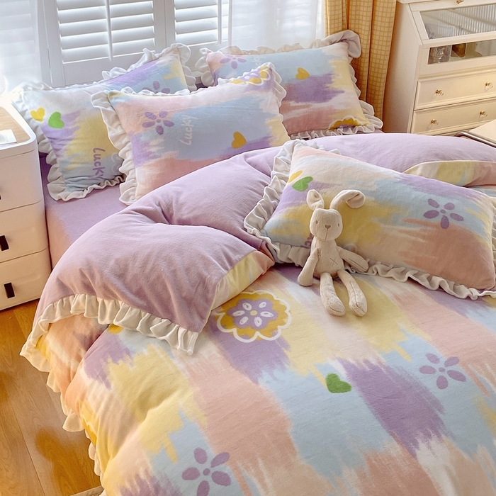 91家纺网 家纺一手货源 找家纺 宜家坊 2023新款直播韩版印花花边款牛奶绒四件套 流星花园