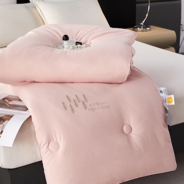 91家纺网 家纺一手货源 找家纺 丽卡家纺 2023新款亲肤舒适澳棉提花被子被芯 麦向成功-粉