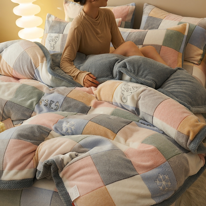 91家纺网 家纺一手货源 找家纺 21度C 2023新款雪花绒贝贝绒四件套 格子森林