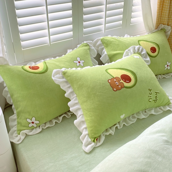 91家纺网 家纺一手货源 找家纺 宜家坊 2023新款直播韩版印花花边款牛奶绒四件套 牛油果