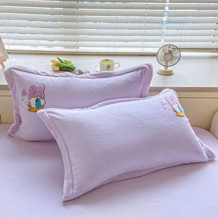 91家纺网 家纺一手货源 找家纺 （总）丽美人家纺 2023新款迪斯尼牛奶绒毛巾绣枕套系列