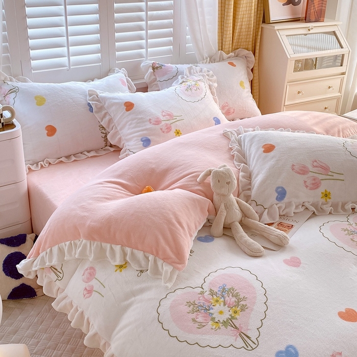 91家纺网 家纺一手货源 找家纺 宜家坊 2023新款直播韩版印花花边款牛奶绒四件套 告白