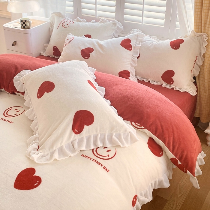 91家纺网 家纺一手货源 找家纺 宜家坊 2023新款直播韩版印花花边款牛奶绒四件套 一见倾心