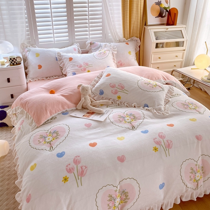 91家纺网 家纺一手货源 找家纺 宜家坊 2023新款直播韩版印花花边款牛奶绒四件套 告白