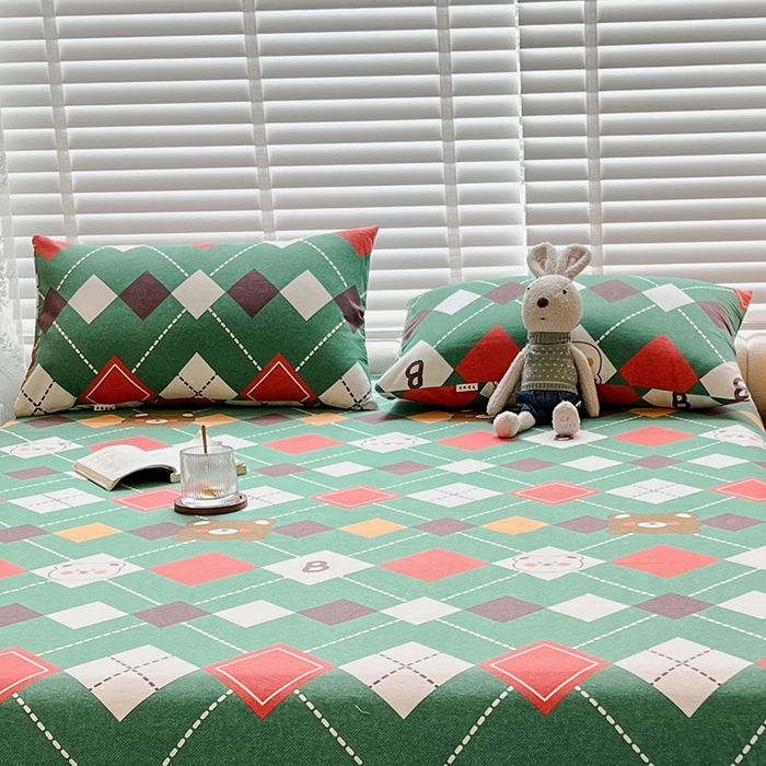 91家纺网 家纺一手货源 找家纺 芃成家纺 2023新款磨毛系列磨毛枕套 甜蜜小熊